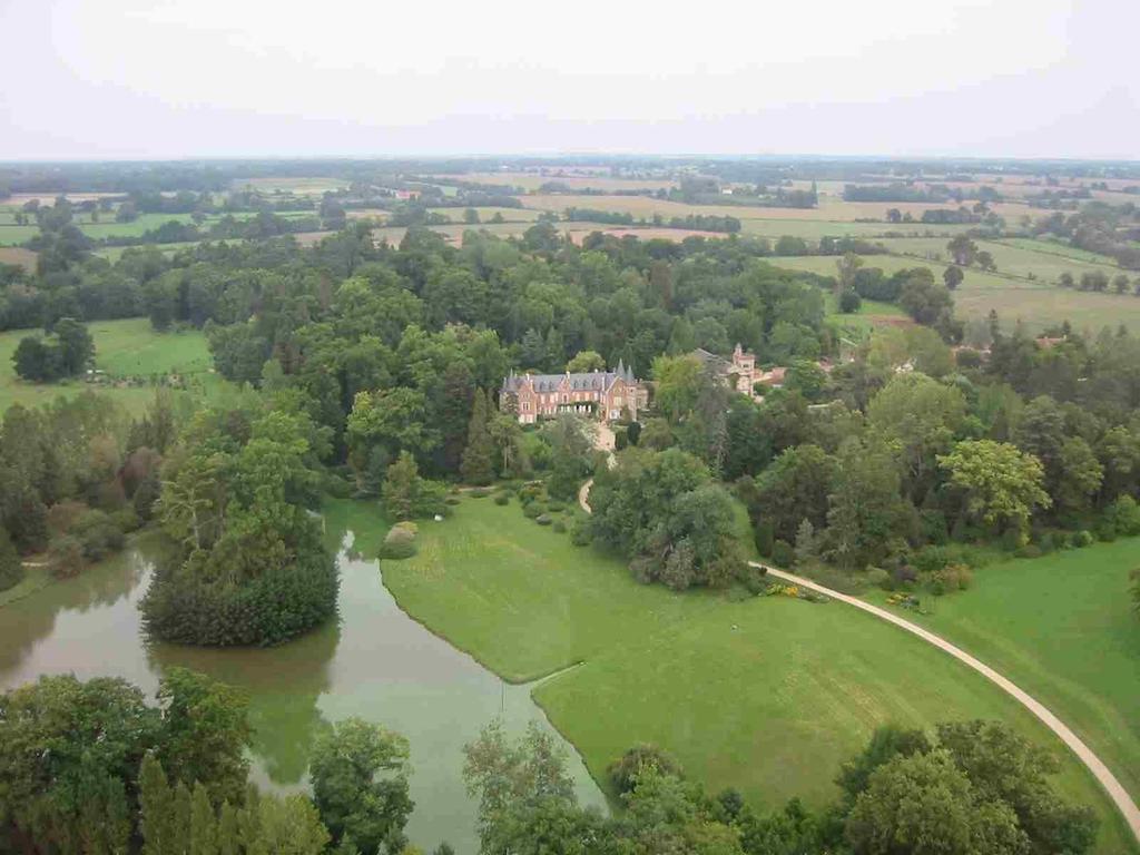 Bed and Breakfast La Demeure D'Aglae Villeneuve-sur-Allier Exterior foto