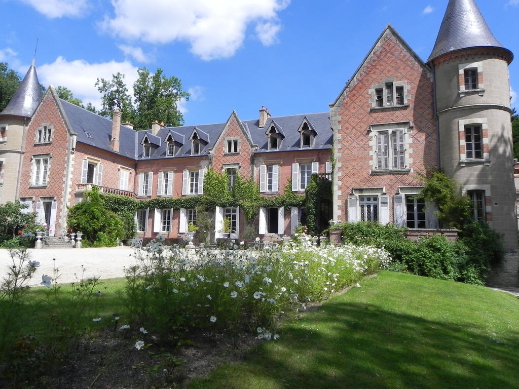 Bed and Breakfast La Demeure D'Aglae Villeneuve-sur-Allier Exterior foto