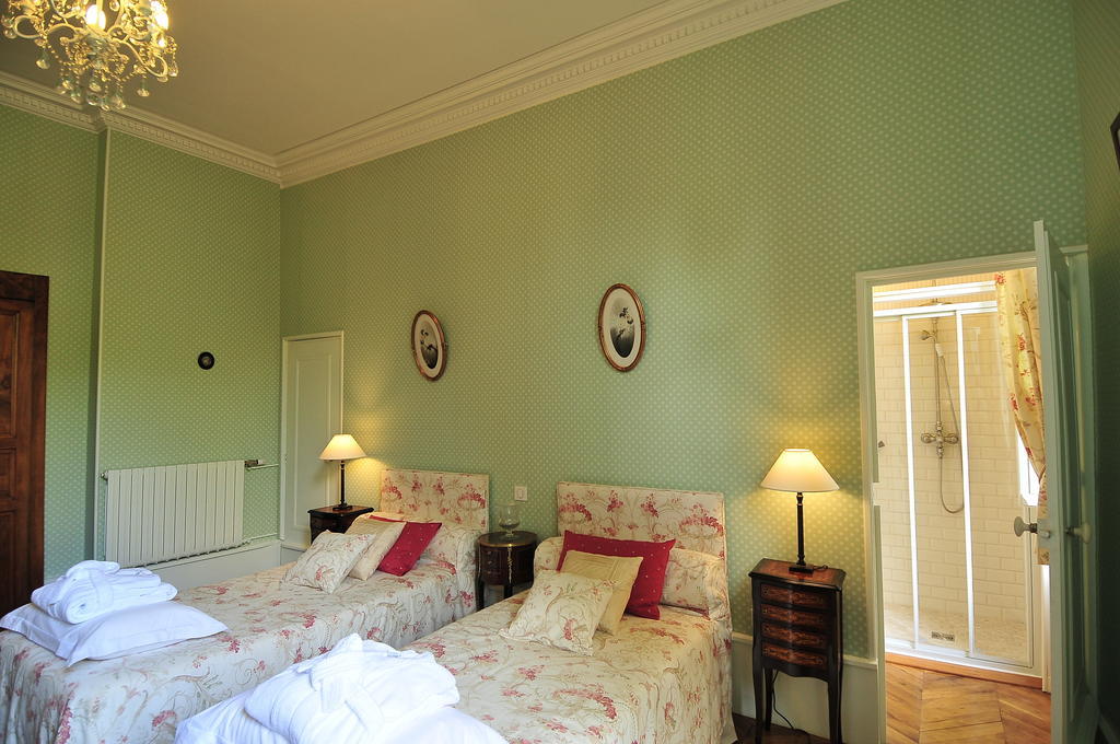 Bed and Breakfast La Demeure D'Aglae Villeneuve-sur-Allier Habitación foto