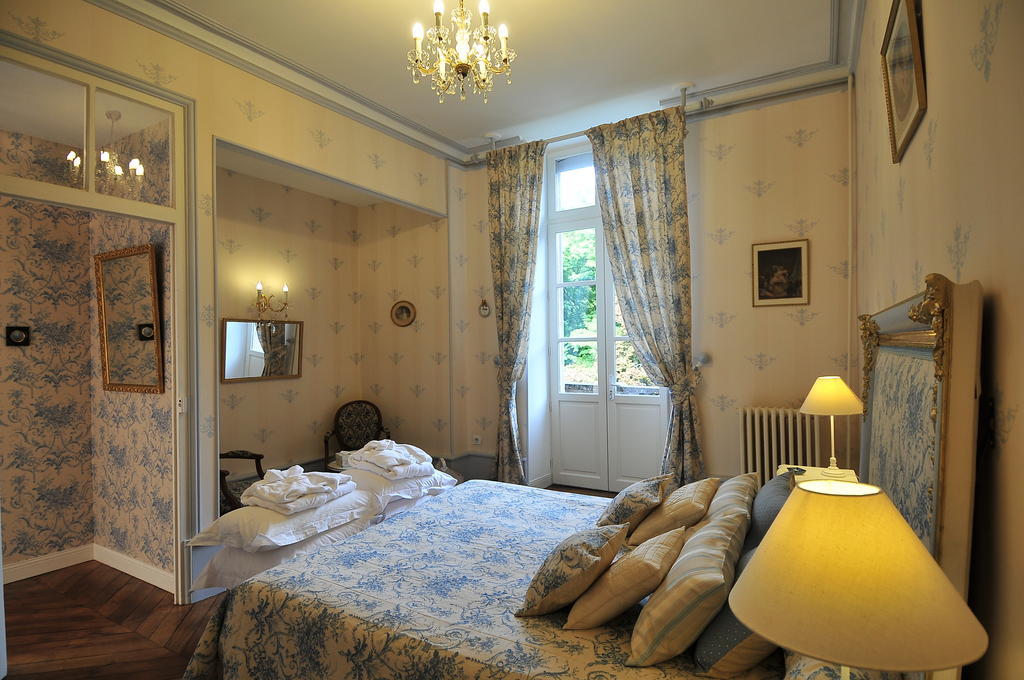 Bed and Breakfast La Demeure D'Aglae Villeneuve-sur-Allier Habitación foto