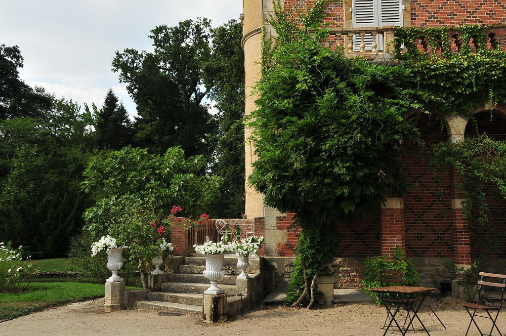 Bed and Breakfast La Demeure D'Aglae Villeneuve-sur-Allier Exterior foto